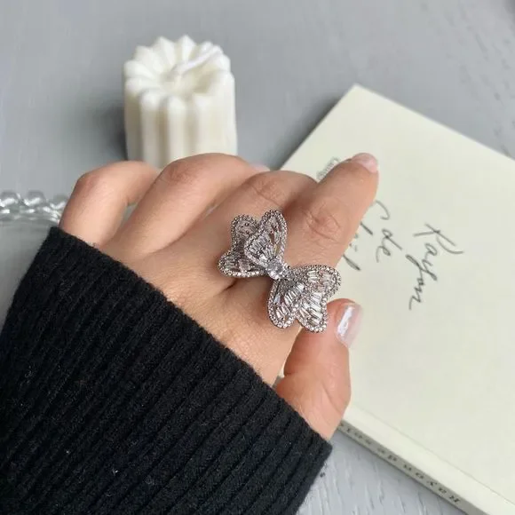 White Gold Plated Gorgeous Butterfly Statement Ring - Picture 3 of 3